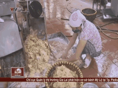 Clip: Hành phi không được làm từ hành mà làm từ khoai tây đã thối rữa, mọc mầm độc hại