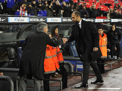 Mourinho đấu Guardiola: Rực lửa derby thành Manchester