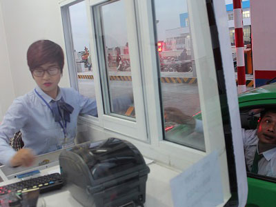 Nhiều tài xế gian lận cuống vé BOT trên quốc lộ 5