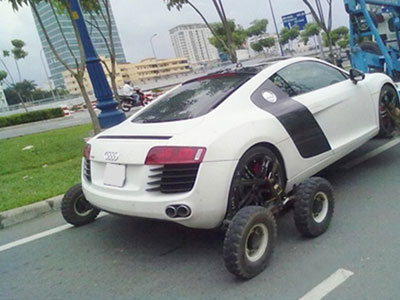 Những pha vận chuyển siêu xe "thiên tài" tại Việt Nam