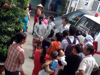 Bé gái 13 tháng tuổi ngã vào chậu nước tử vong