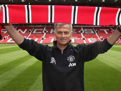 Derby Manchester: Mourinho đã có cách hạ Man City bằng một miếng đánh
