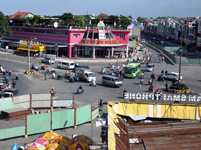 “Rốn” kẹt xe vắng vẻ lạ thường, người Sài Gòn "sốc"