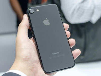 iPhone 7 Jet Black có thể sớm cháy hàng, đội giá khi về Việt Nam