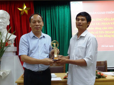Tài xế xe tải Phan Văn Bắc: Tôi không ra dấu cho xe khách đâm vào đuôi xe