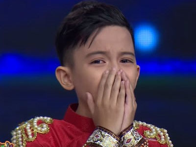 Cậu bé miền Tây bật khóc khi đăng quang Thử tài siêu nhí