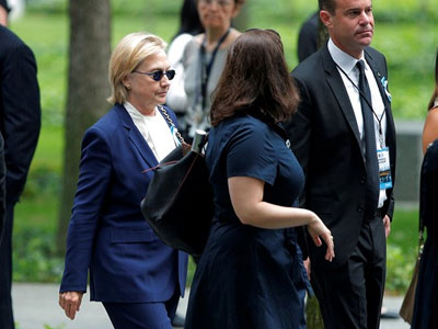 Bà Clinton ngất xỉu vì viêm phổi trong lễ tưởng niệm 11/9