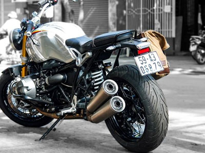BMW R nineT sơn tem cờ Đức của biker Sài Gòn