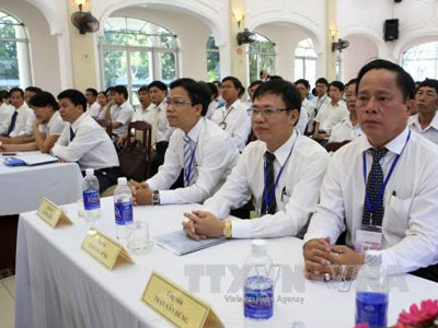 Mẹ bổ nhiệm con, chồng quy hoạch vợ sao tìm ra người tài?