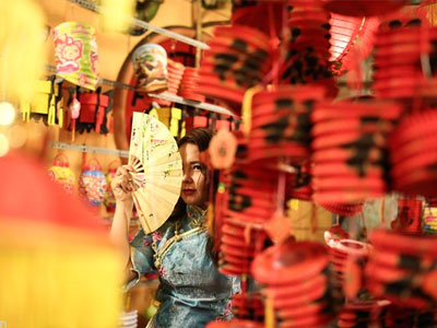 Phố lồng đèn Sài Gòn đông đúc khách trước trung thu
