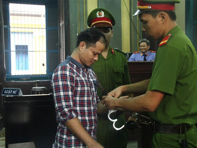 Ranh giới mong manh giữa lòng tham và tù tội