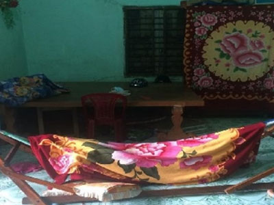 Cứa cổ cha dượng đến chết vì đánh mẹ ruột - Công an đang điều tra