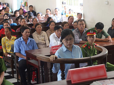 Xét xử 2 chủ hụi lừa hơn 300 người