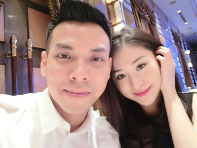 Cô nàng xinh đẹp kể chuyện ngôn tình với “soái ca” sau màn cầu hôn bên xế hộp nổi tiếng