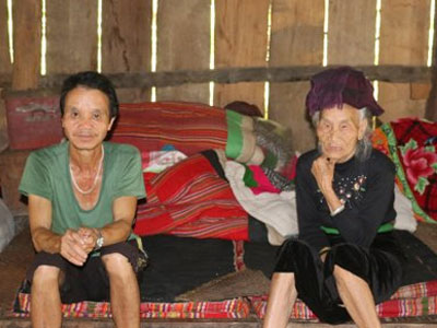"Không có 5 triệu, tôi đành chở thi thể em bằng xe máy"
