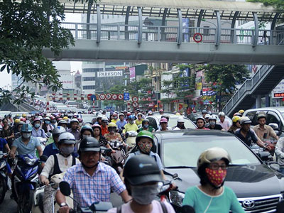 Nguyên sĩ quan công an chỉ ra 8 lí do tắc đường Hà Nội