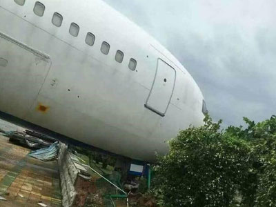 Siêu bão Meranti thổi dạt máy bay Boeing tại Trung Quốc