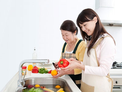 Cách lấy lòng mẹ chồng khó tính