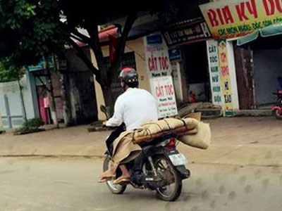 Chở thi thể bằng xe máy: Lời người lái xe ôm