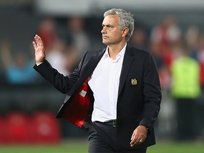 Fan Man United đòi sa thải Mourinho sau trận thua Feyenoord