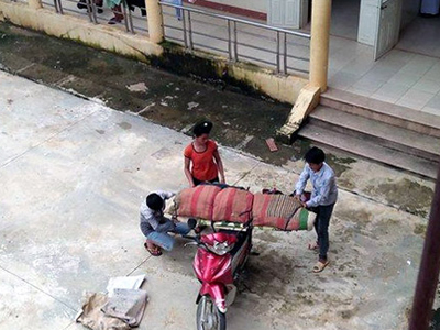 Bộ Y tế truy trách nhiệm vụ “bó chăn chở bố về quê”