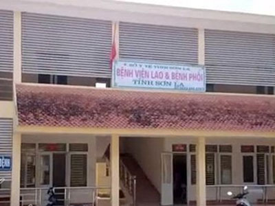 Chở thi thể bằng xe máy: Bệnh viện xin rút kinh nghiệm