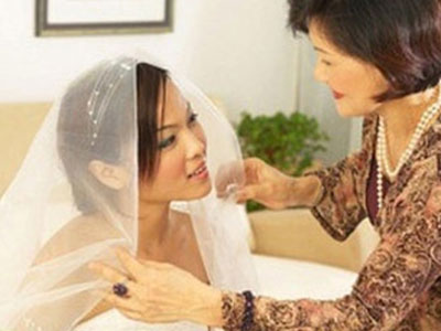 Có cảm nhận không tốt về mẹ chồng tương lai từ sau đám hỏi