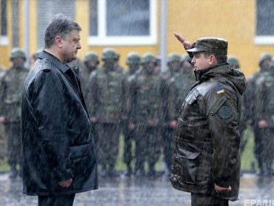 Poroshenko: Một nửa quân đội Ukraine là người của KGB