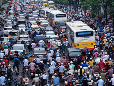Hà Nội: Cấm xe máy thì dân đi bằng gì?