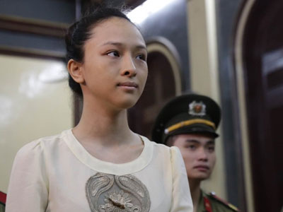 Hoa hậu Phương Nga: "16,5 tỷ đồng là tiền hợp đồng tình cảm"