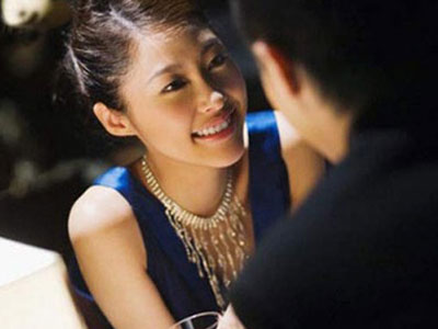Chân dài yêu đại gia, cuộc chơi như con dao hai lưỡi
