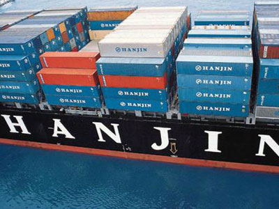 Hàng trăm container hàng Việt lênh đênh trên tàu Hanjin