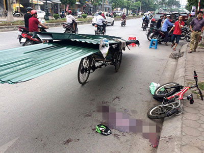 Bác sĩ: "Bé trai bị tôn cứa cổ không được sơ cứu đúng cách"