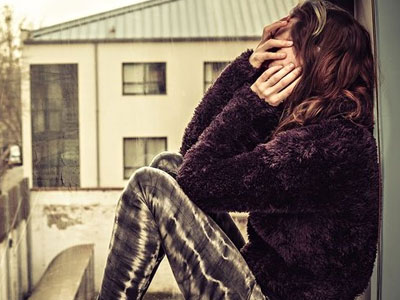 Cô gái 14 tuổi bị ép "yêu" 110 người đàn ông trong một đêm