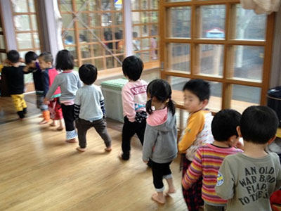 8 cách dạy con ngoan ngoãn, vâng lời của cha mẹ Nhật