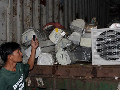 Bắt giữ lượng lớn hàng điện lạnh không rõ nguồn gốc