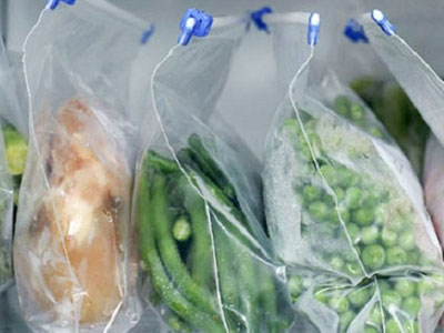 Cho thực phẩm vào túi ni lông rồi nhét tủ lạnh - Bạn đang giết cả nhà