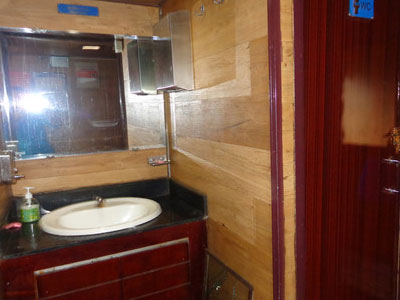 Chùm ảnh: Đường sắt đổi mới bắt đầu từ... cái toilet