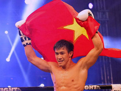 “Sát thủ” Việt vô địch sau màn “tra tấn thể lực” võ sĩ Trung Quốc