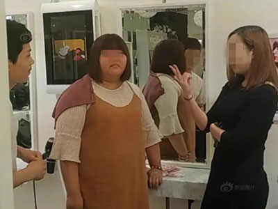 Gái xinh Trung Quốc "ném" 7 tỷ để tranh chỗ trong tiệm tóc