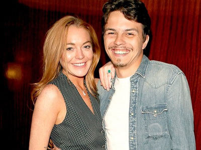 Hôn phu cũ phủ nhận Lindsay Lohan phải trả tình phí