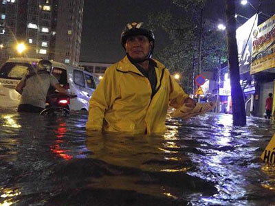 Miền Bắc nóng rát, Sài Gòn đề phòng mưa ngập
