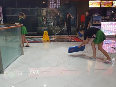 Tòa nhà Bitexco dột do máng xối thoát không kịp