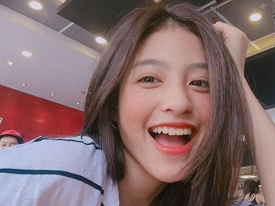 9X lai Pháp được coi như bản sao hot girl Khả Ngân
