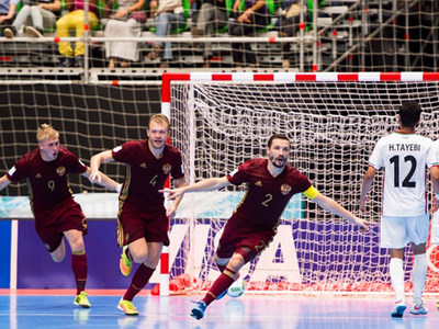 Chật vật vượt qua Iran, Nga vào chung kết World Cup futsal 2016
