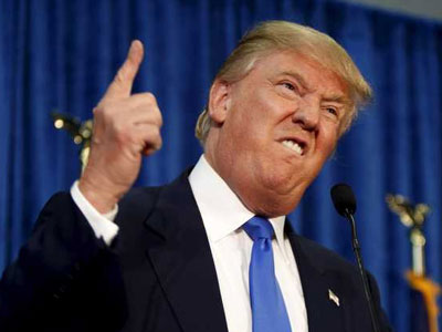 Donald Trump dọa “ra đòn” hiểm hơn với bà Clinton trong cuộc tranh luận tới