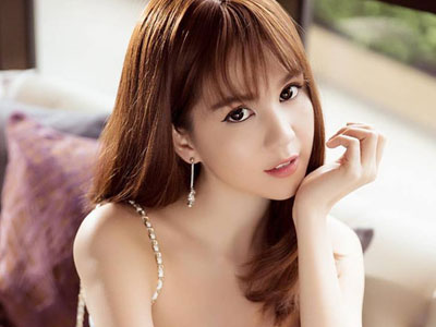 Giữa tâm bão "tình tiền" của Hoa hậu Phương Nga, Ngọc Trinh lên tiếng chọn đàn ông