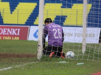 Hài hước: Tuấn Linh là thủ môn xuất sắc nhất V-League 2016