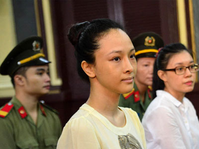 Kiến nghị làm rõ "hợp đồng tình dục" của hoa hậu Phương Nga