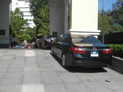 Thứ trưởng đi làm taxi: Không thể cho lái xe nghỉ việc?